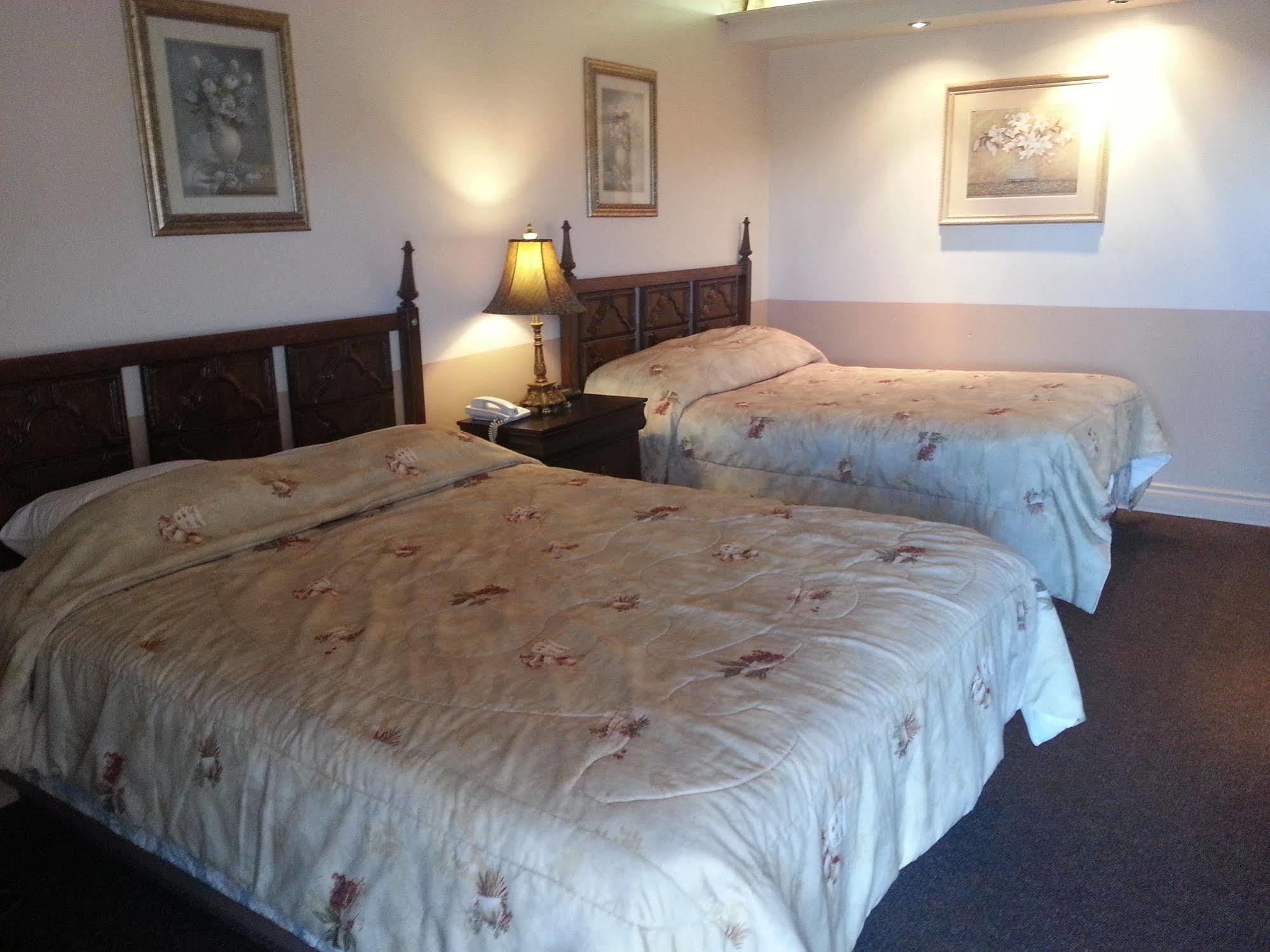 Traveller'S Inn Dawson Creek Zewnętrze zdjęcie