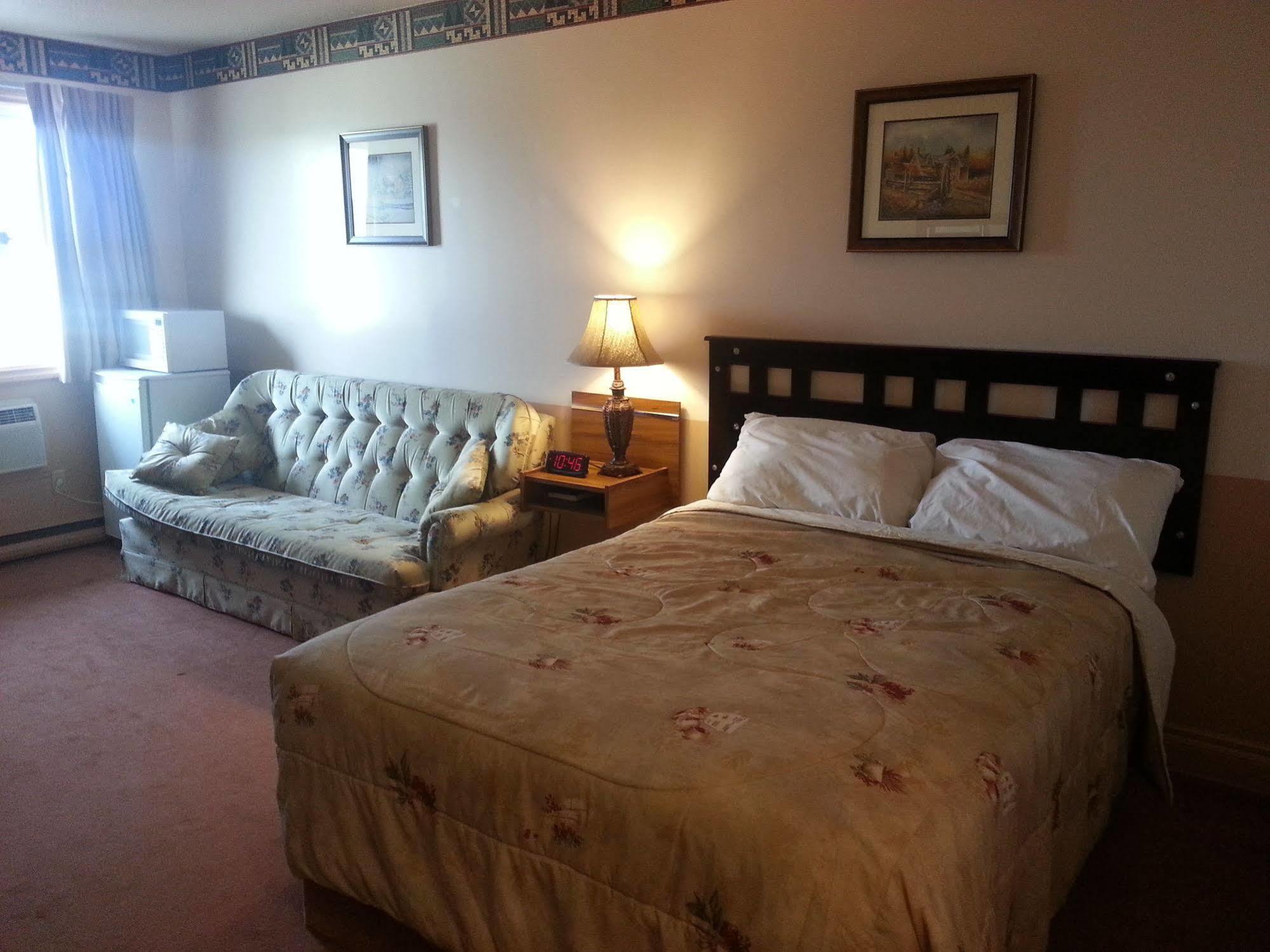 Traveller'S Inn Dawson Creek Zewnętrze zdjęcie