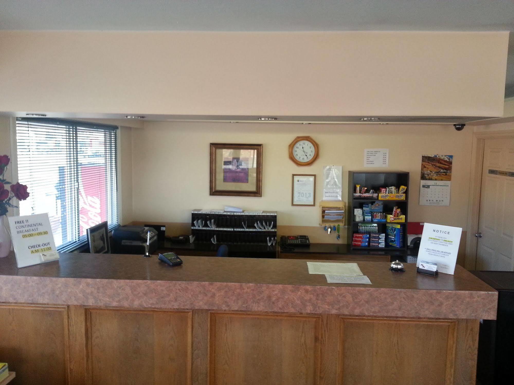 Traveller'S Inn Dawson Creek Zewnętrze zdjęcie
